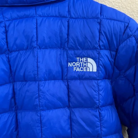 The North Face Thermoball Hooded
Insulated Jacket Boys Medium New Without Tags! - Picture 11 of 16